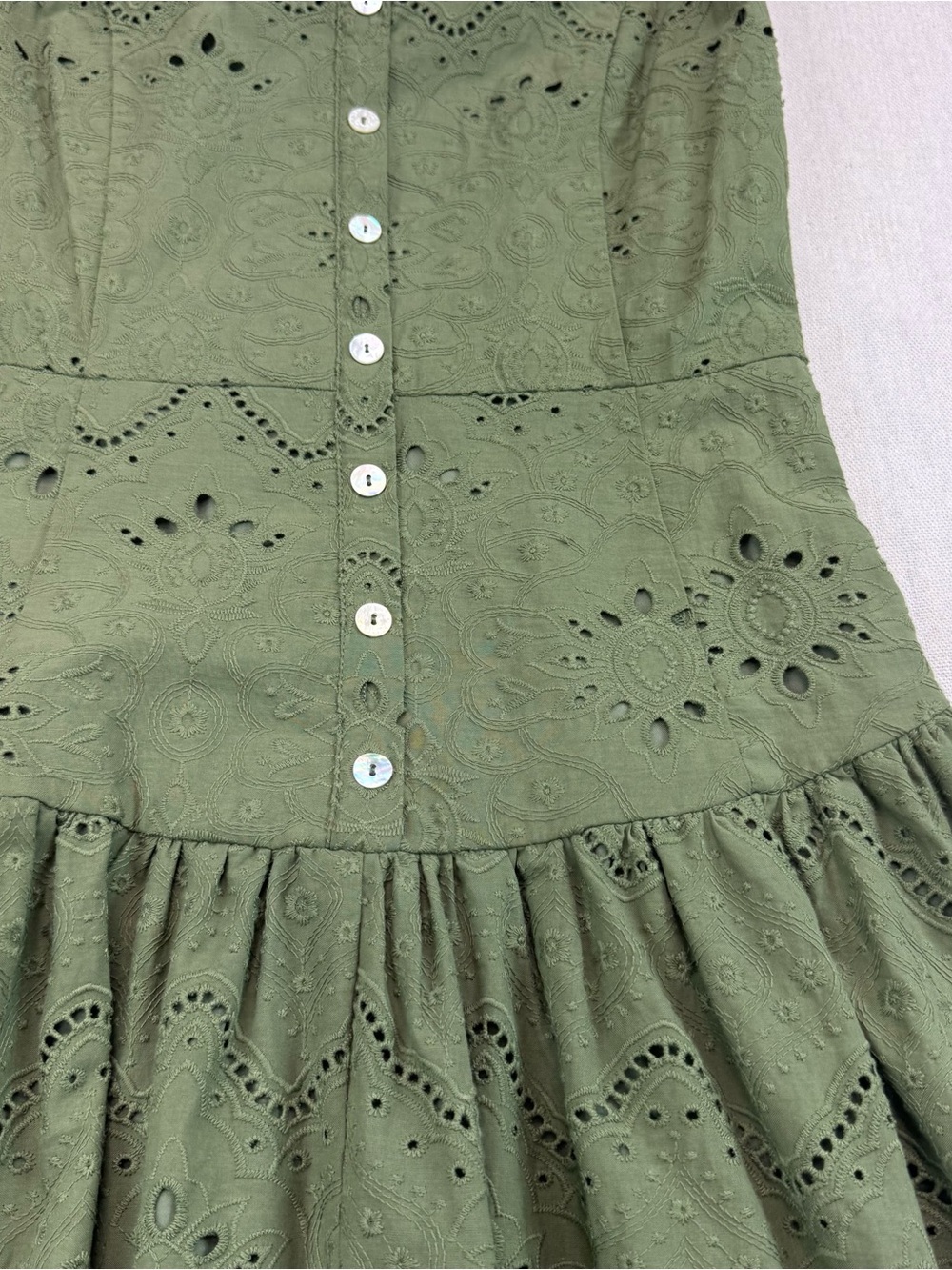House Of Harlow 1960 Drop Waist Eyelet Faux Button Front Dress Olive Green Sz 6 - Picture 6 of 14